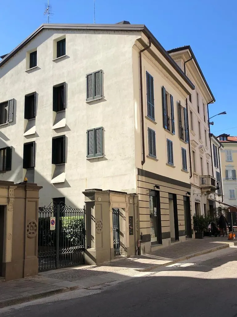Zucchi Clinic - New Cozy Apartment - Fell The Centre Monza Italia