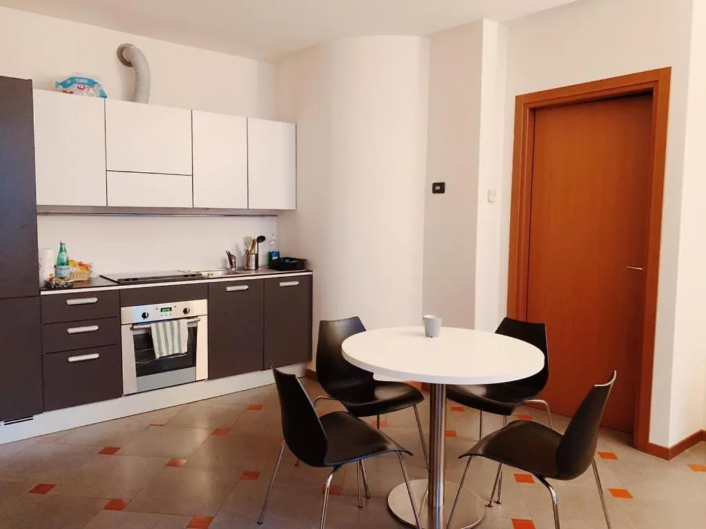 Zucchi Clinic - New Cozy Apartment - Fell The Centre Monza